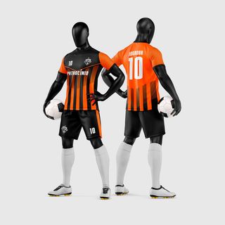 Uniforme de futebol amador preto e laranja com listras verticais